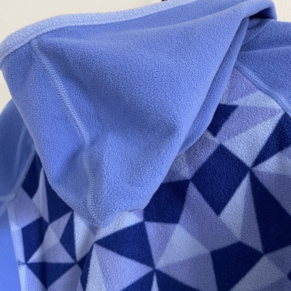 North Face Girls Fleece Jacket with Geometric Patterns - Picture 4 of 5